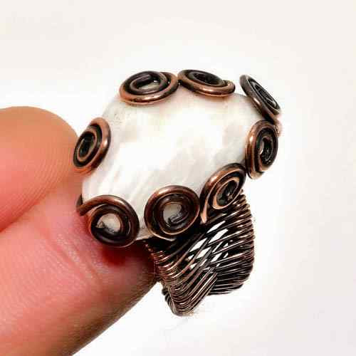 Moonlit Spiral – White Stone Copper Wire Ring