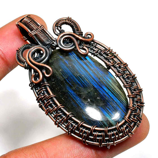 Celestial Rush – Labradorite Copper Pendant