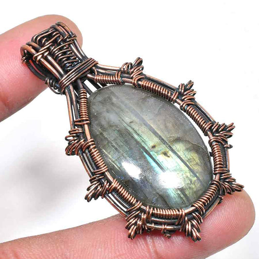 Mystic Glow – Labradorite & Oxidized Copper Pendant