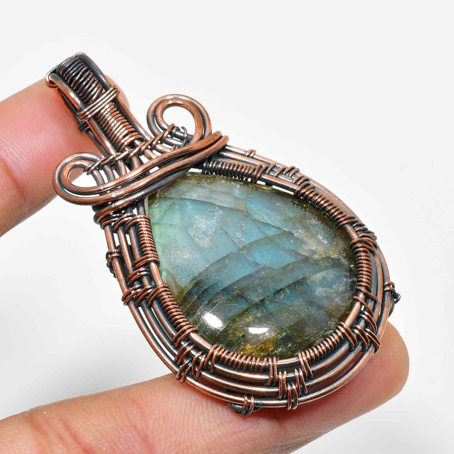 Aurora’s Embrace – Labradorite Copper Pendant