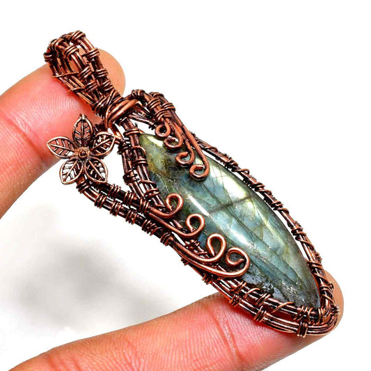 Selene’s Shroud – Labradorite Copper Pendant