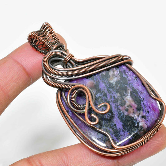Luna’s Embrace – Amethyst Copper Pendant