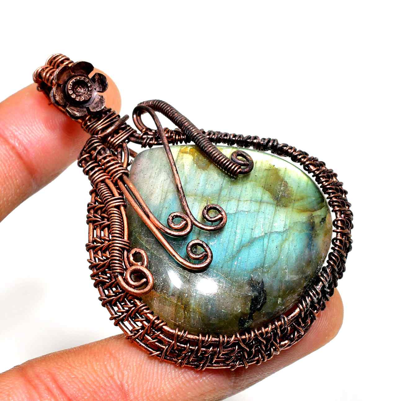 Aurora’s Embrace – Labradorite Copper Pendant