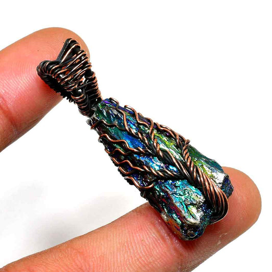 Celestial Cascade – Raw Crystal Copper Pendant