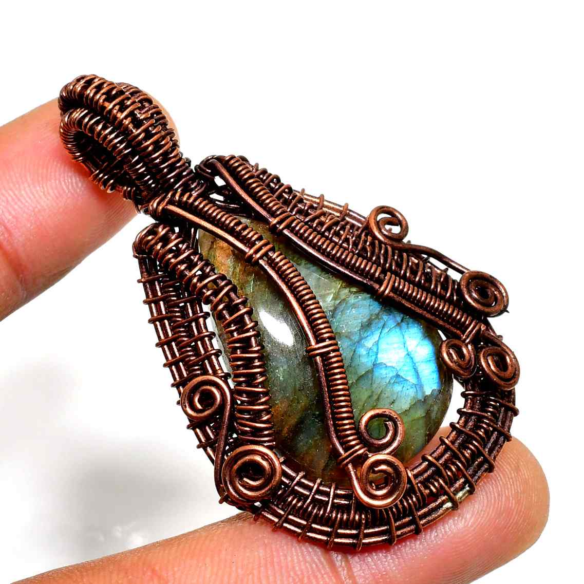 Aurora’s Shimmer – Labradorite Copper Pendant