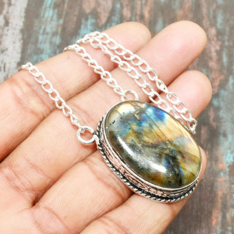 Astra’s Radiance – Labradorite Silver Alloy Pendant