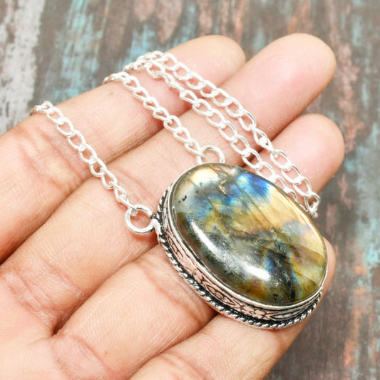 Astra’s Radiance – Labradorite Silver Alloy Pendant