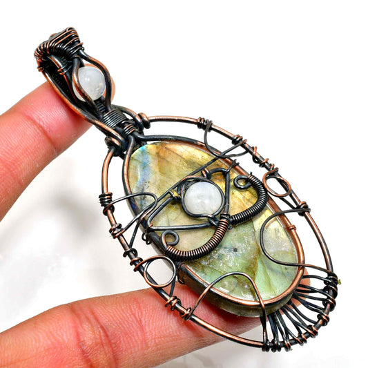 Aurora’s Veil – Labradorite Copper Pendant