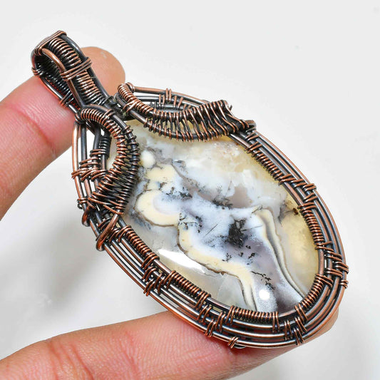Terra’s Embrace – Copper-Wrapped Agate Pendant