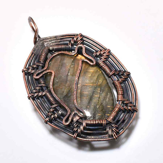 Mystic Labyrinth – Labradorite Copper Pendant