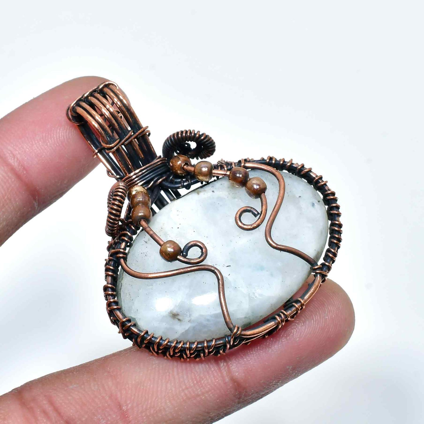 Moonlit Harmony – Labradorite Copper Pendant