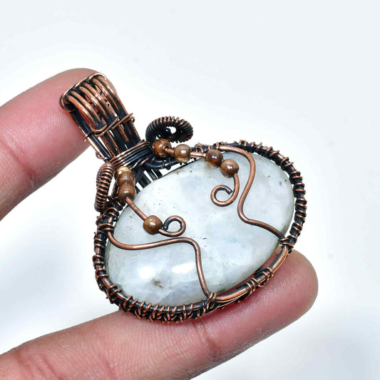 Moonlit Harmony – Labradorite Copper Pendant