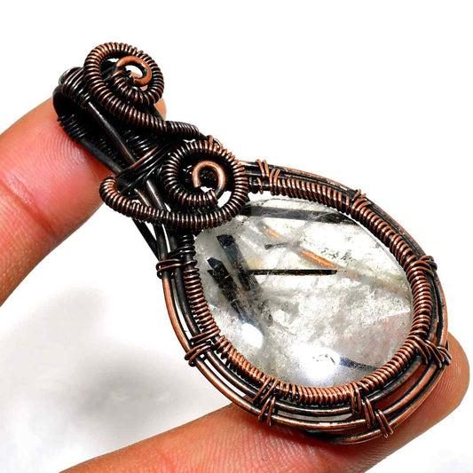 Clarity’s Embrace – Quartz Copper Pendant
