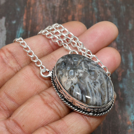 Harmony’s Whisper – Silver Lace Agate Necklace