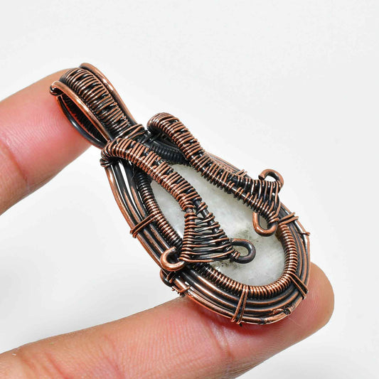 Serenity’s Embrace – Amethyst Copper Pendant