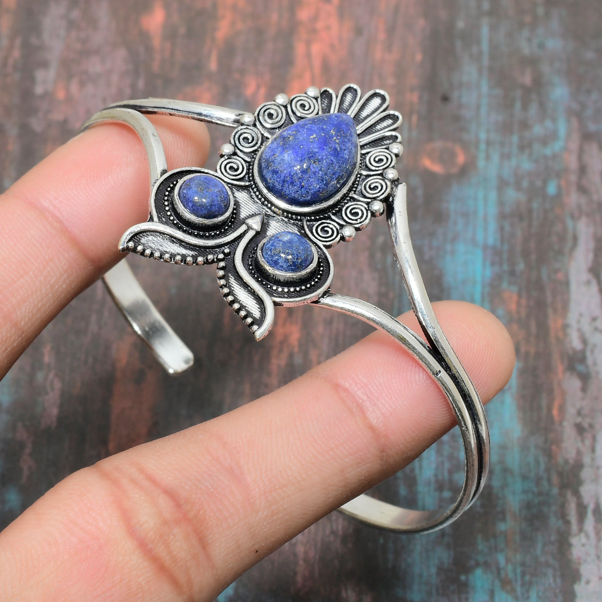 Azure Wisdom – Lapis Lazuli Silver Cuff