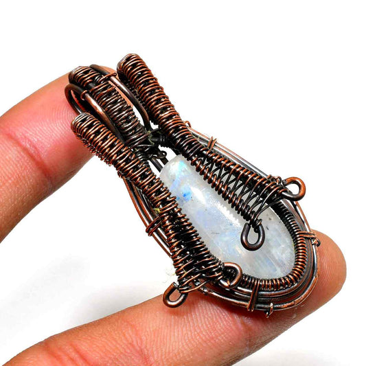 Selene’s Glow – Moonstone Copper Pendant