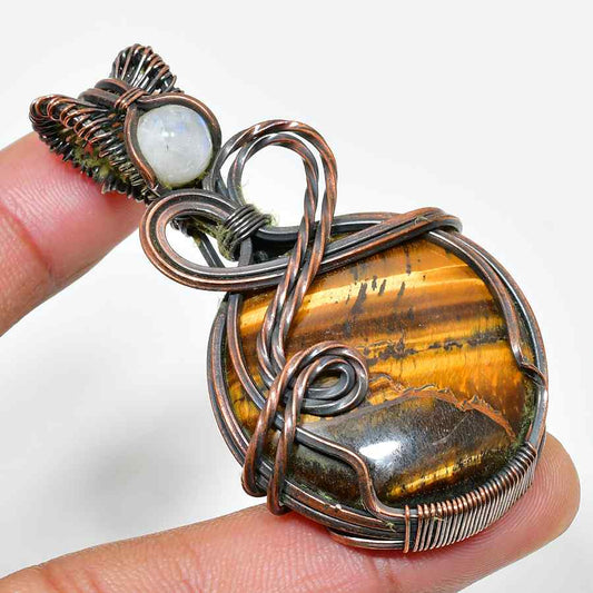 Valor’s Eye – Tiger Eye Copper Pendant