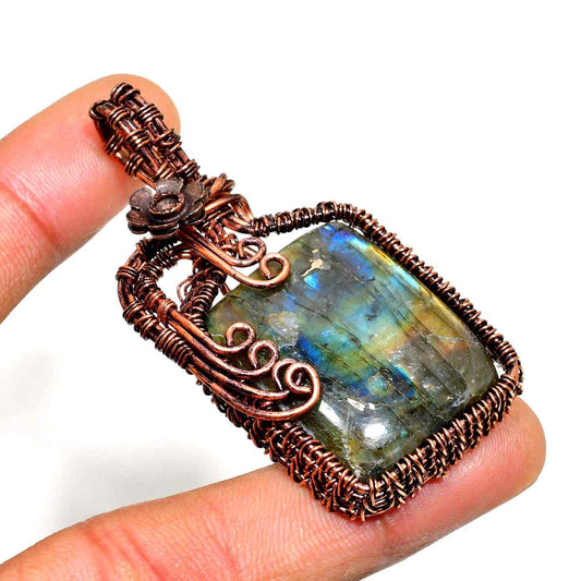 Aurora’s Veil – Labradorite Copper Pendant