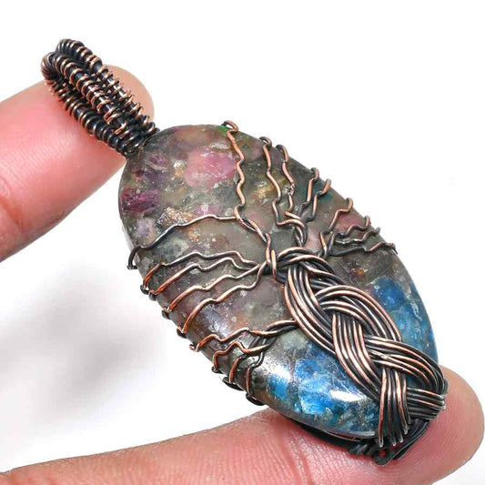 Enchanted Grove – Labradorite Copper Pendant