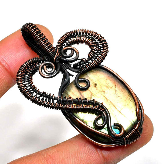Aurora’s Veil – Labradorite & Copper Pendant