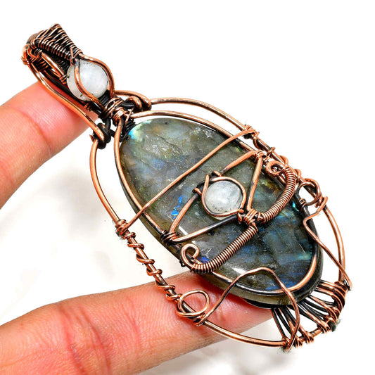 Mystic Aurora – Labradorite Copper Pendant