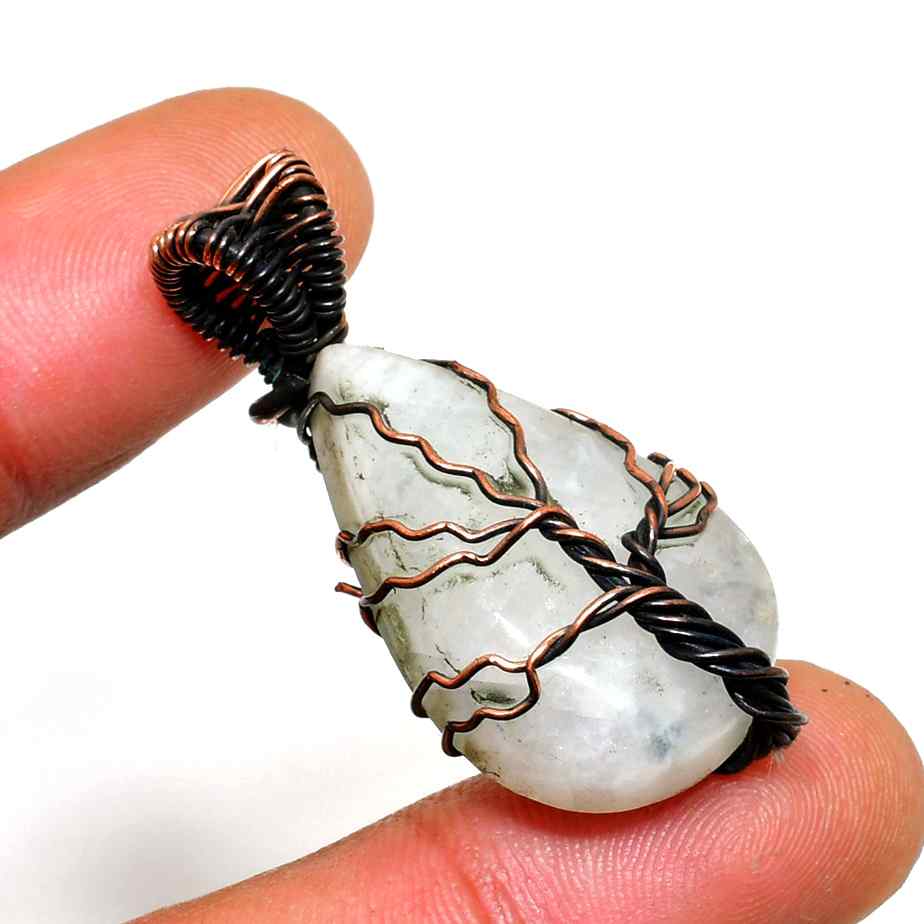 Luna’s Embrace – Moonstone Copper Pendant