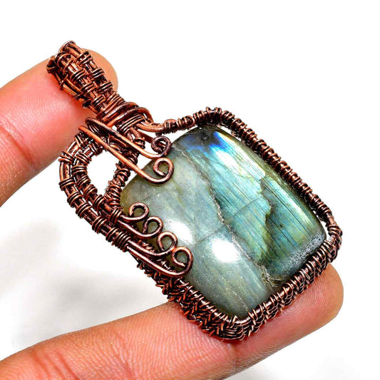 Aurora’s Prism – Labradorite & Copper Pendant