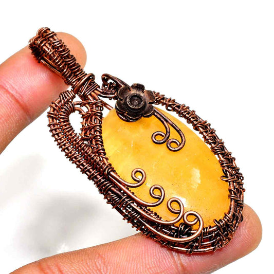 Solara’s Embrace – Yellow Agate Copper Pendant