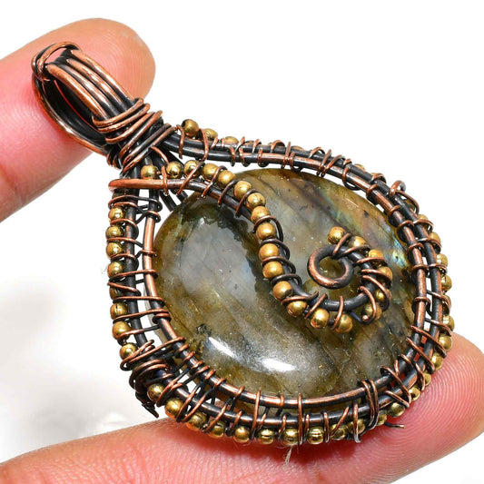 Aurora’s Guardian – Labradorite Copper & Gold Pendant