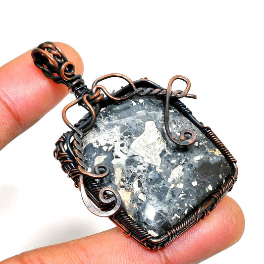 Serene Aura – Amethyst & Oxidized Copper Pendant