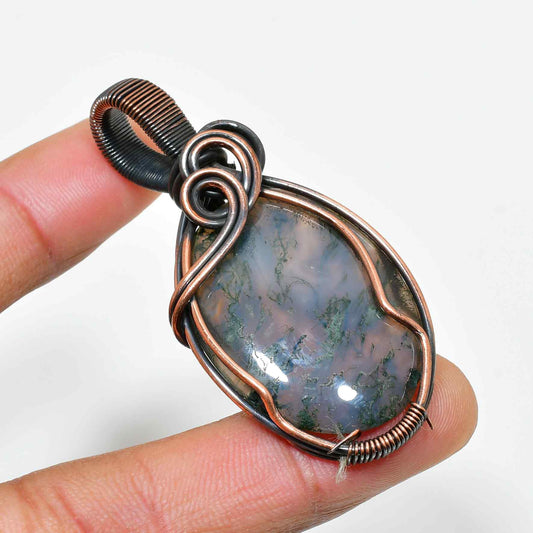 Serenity Spiral – Copper-Wrapped Gemstone Pendant