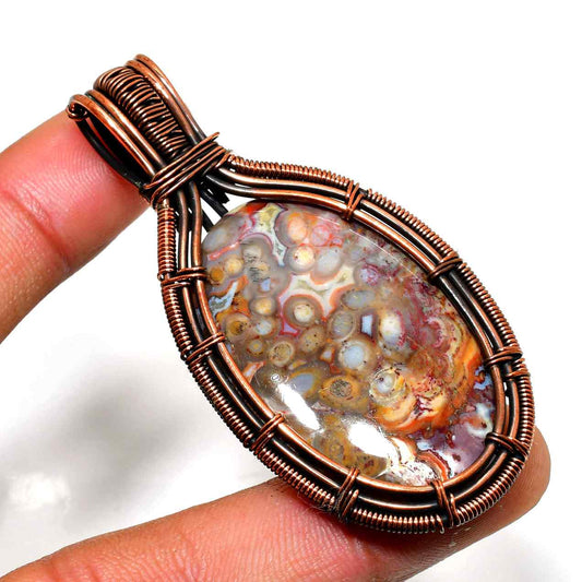 Graceful Essence – Copper-Wrapped Agate Pendant