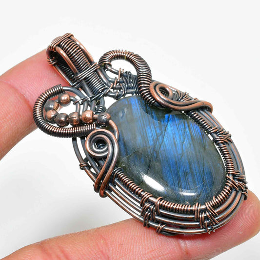 Ember’s Glow – Copper-Wrapped Labradorite Pendant