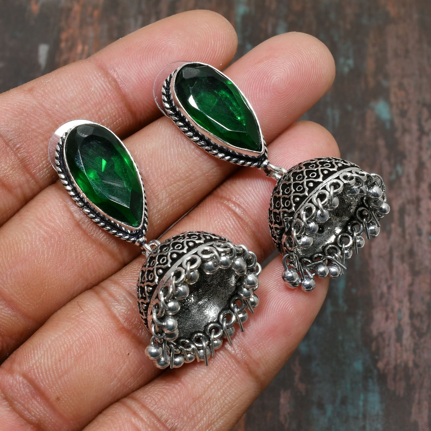 Emerald Serenity – Silver Filigree Teardrop Earrings