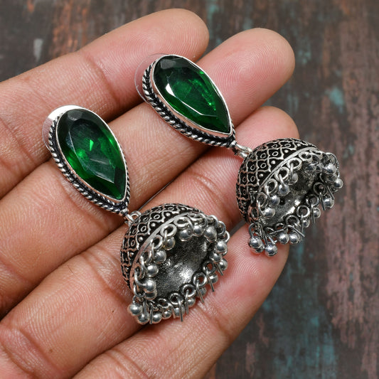 Emerald Serenity – Silver Filigree Teardrop Earrings