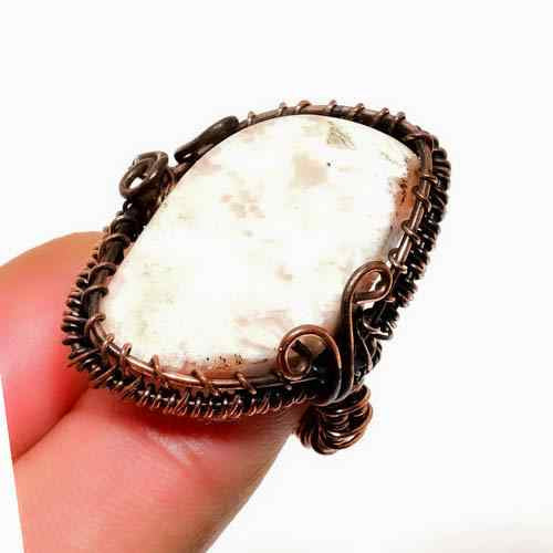 Ember’s Embrace – Copper-Wrapped Earthstone Ring