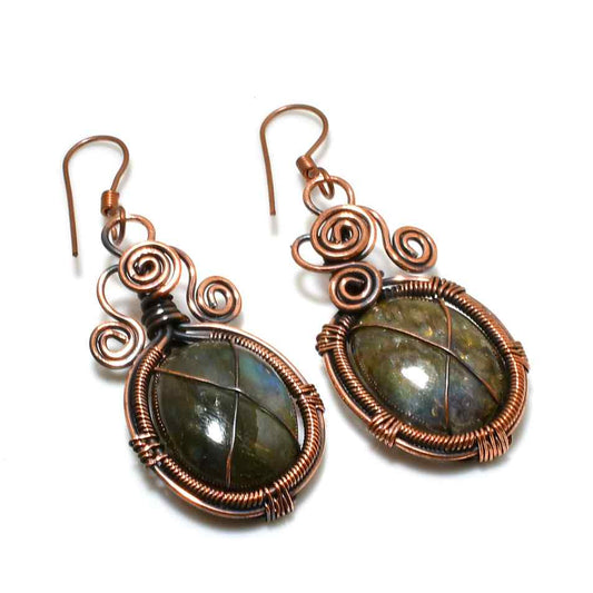Aurora’s Gleam – Labradorite & Oxidized Copper Earrings