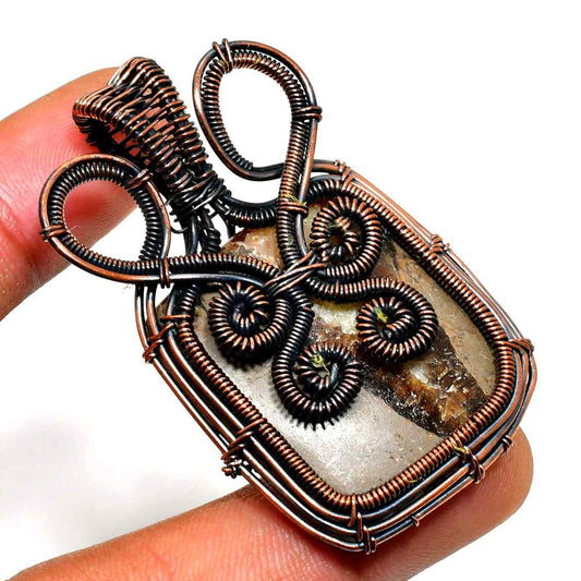 Serenity’s Embrace – Amethyst Copper Pendant