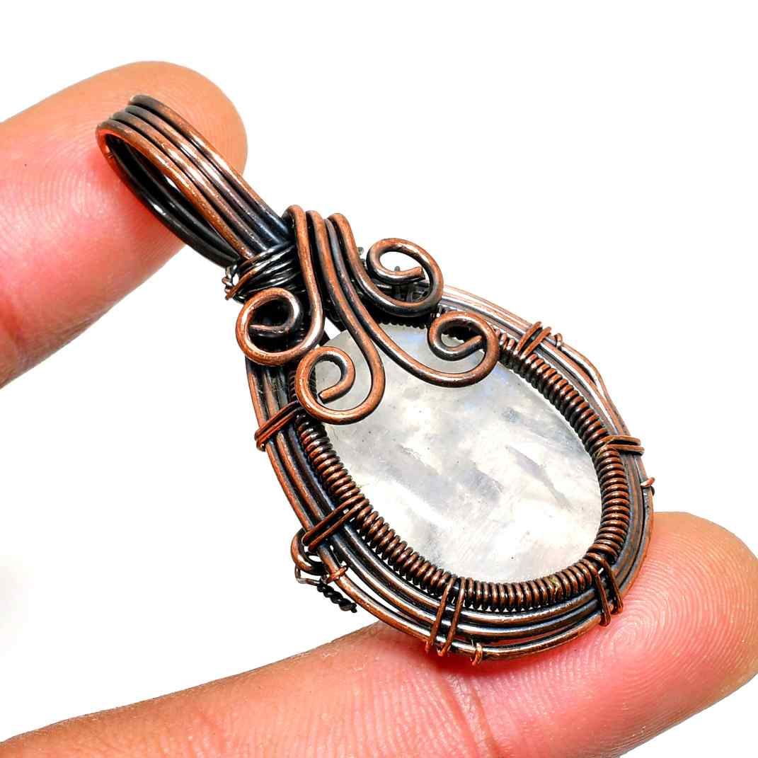 Radiant Embrace – Copper-Wrapped Moonstone Pendant