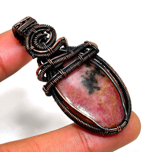 Earthbound Grace – Copper-Wrapped Gemstone Pendant