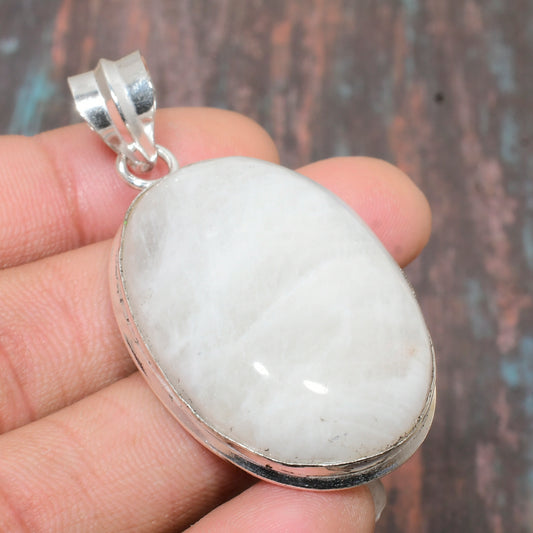 Celestial Glow – Natural Moonstone & Sterling Silver Pendant
