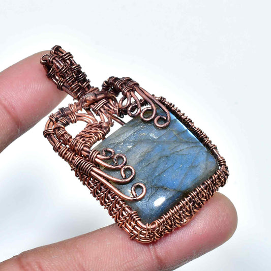 Aurora’s Veil – Labradorite Copper Pendant