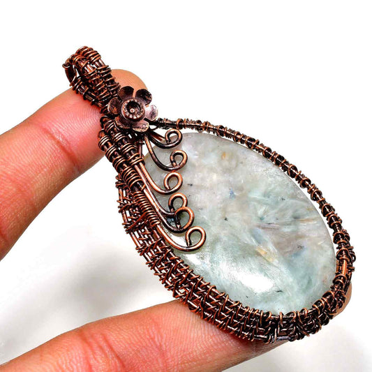 Serenity’s Embrace – Aquamarine Copper Pendant