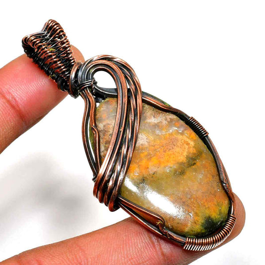 Canyon Glow – Copper Desert Stone Pendant