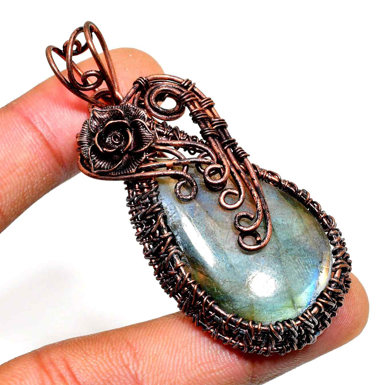 Ethereal Gleam – Labradorite Copper Pendant