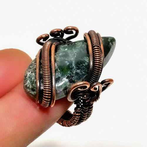 Sylvan Whisper – Green Crystal & Antique Copper Ring