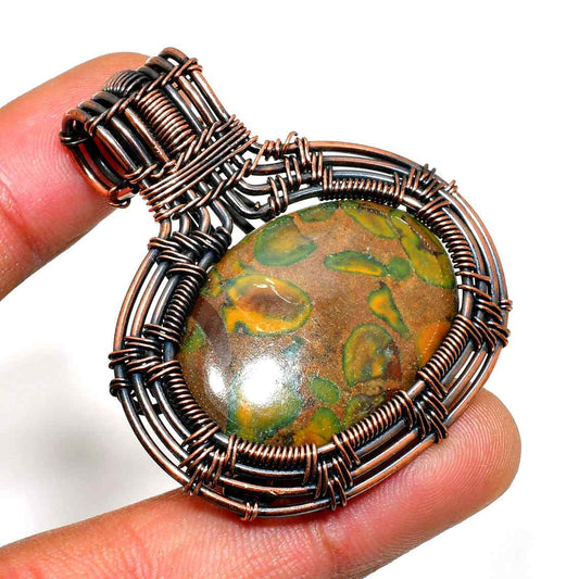 Mystic Aura – Copper-Wrapped Gemstone Pendant