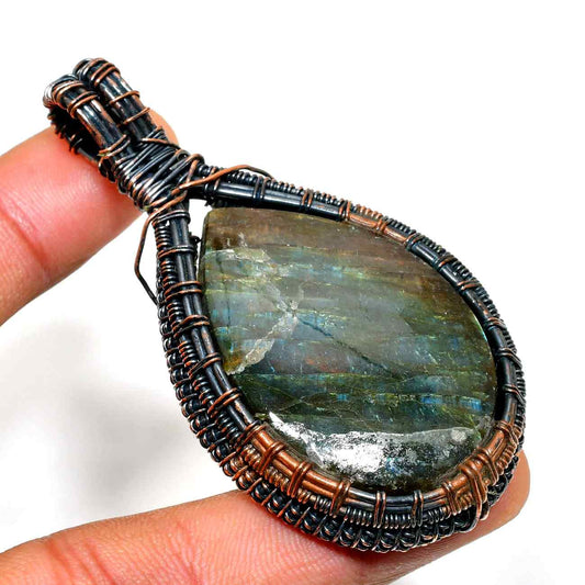 Aurora’s Dreamcatcher – Labradorite Copper Pendant