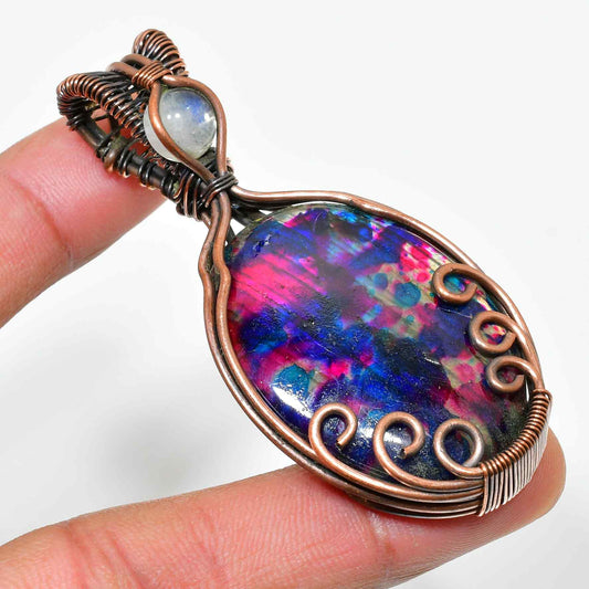 Celestial Embrace – Aura Quartz Copper Pendant